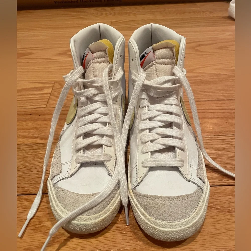 Nike Blazer Mid ‘77 Vintage Women’s Shoes sz 7 - Picture 2 of 7